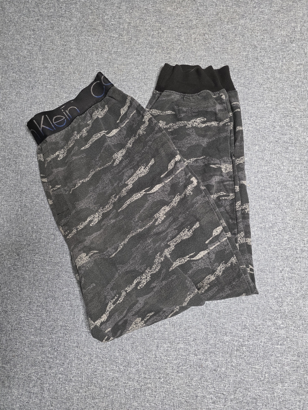 Calvin Klein Men’s Charcoal Camouflage Joggers